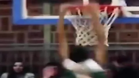 2025巅峰对决：港口璀璨，逆境重生传世佳话！